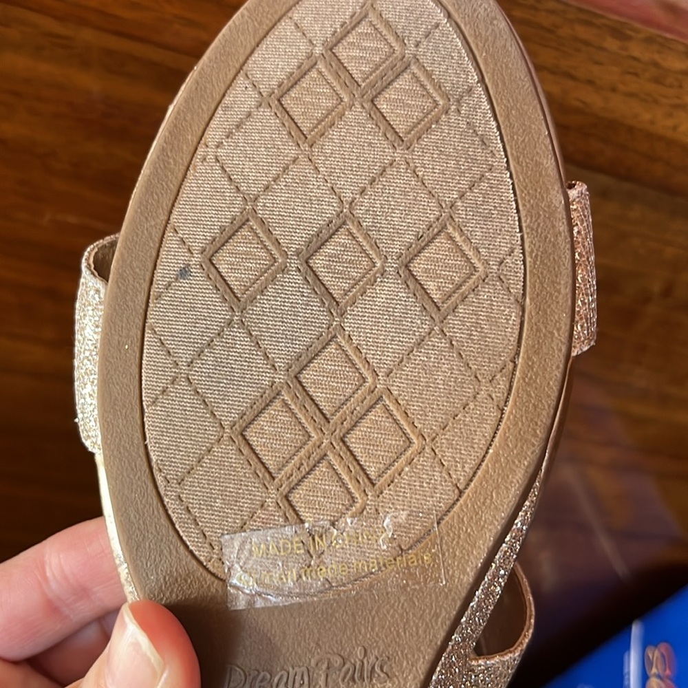 Like new Dream Paris gold sparkling Strappy sandals - Picture 14 of 16